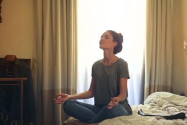 Techniques de relaxation pour mieux dormir : guide complet