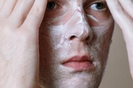 Soins du visage pour hommes : le marché qui explose