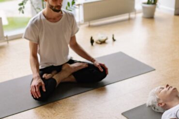 Yoga et méditation pour tous : guide complet 2026