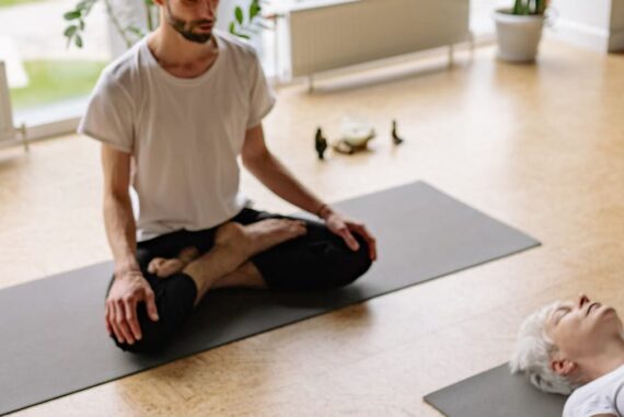 Yoga et méditation pour tous : guide complet 2026