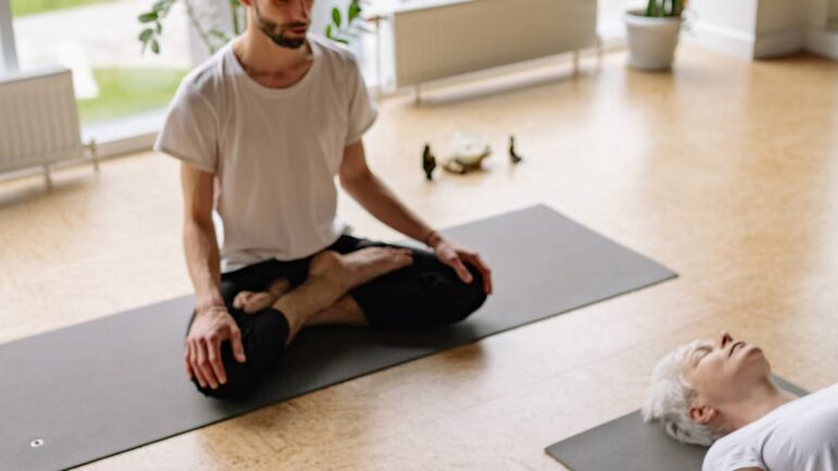 Yoga et méditation pour tous : guide complet 2026